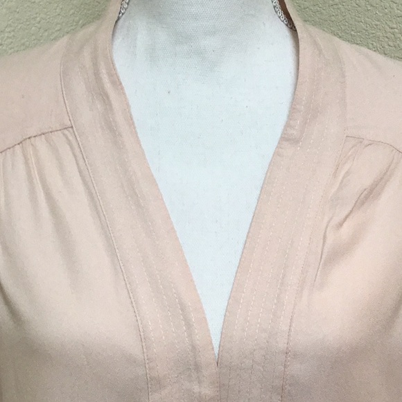 Hinge (Designed in Seattle) cotton cardigan with flower detail back - Picture 4 of 7